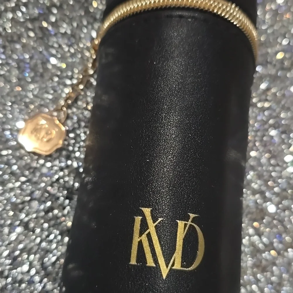 ❇️🧚‍♀️Kat Von D RARE Vegan Leather Cylinder Bag NWOTag